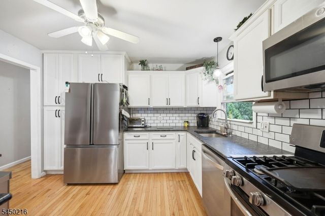 4 Park Pl, Pompton Lakes Boro, NJ 07442