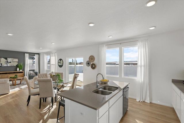 710 E 4th Ave, Deer Park, WA 99006