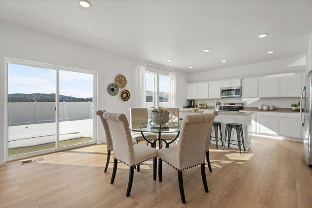 710 E 4th Ave, Deer Park, WA 99006