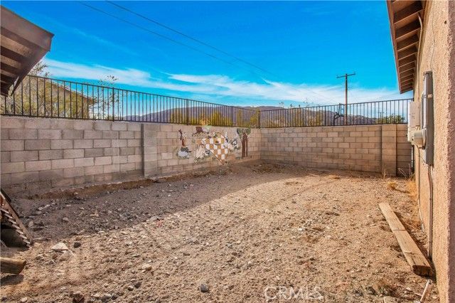 7565 Sherman Hoyt Avenue, Twentynine Palms, CA 92277
