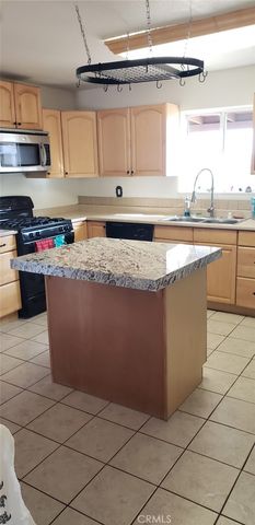 7565 Sherman Hoyt Avenue, Twentynine Palms, CA 92277