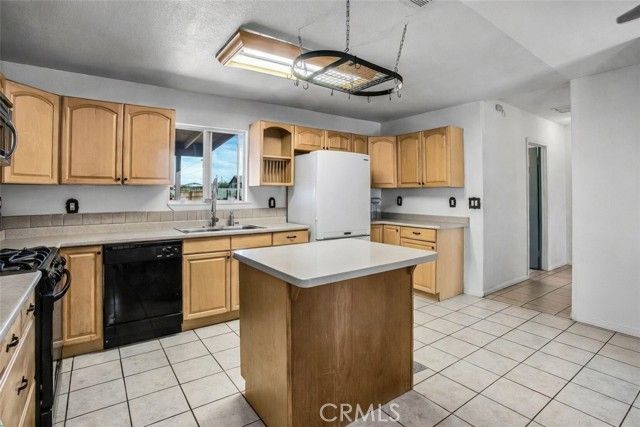 7565 Sherman Hoyt Avenue, Twentynine Palms, CA 92277