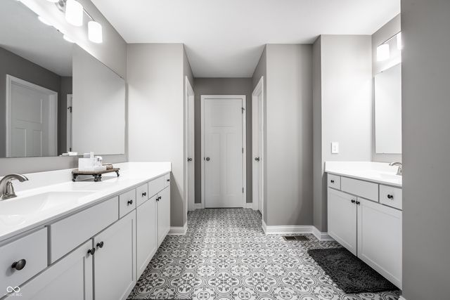 15802 Turntable Court, Westfield, IN 46074