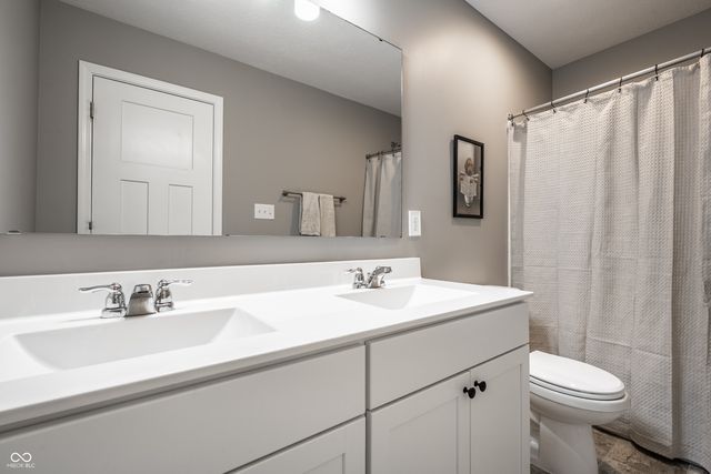 15802 Turntable Court, Westfield, IN 46074