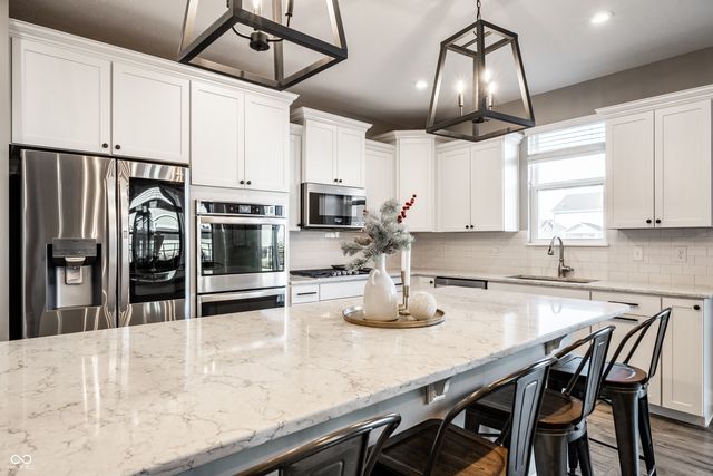 15802 Turntable Court, Westfield, IN 46074