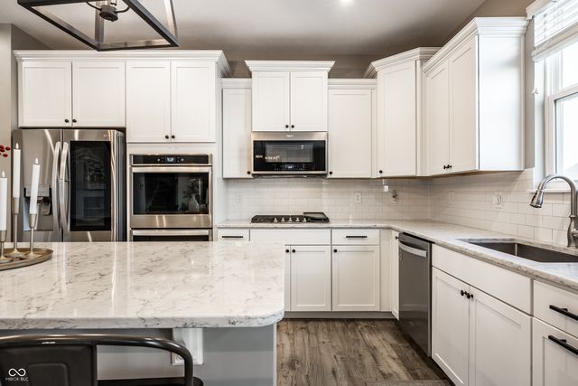 15802 Turntable Court, Westfield, IN 46074