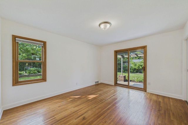 542 3rd Avenue, Excelsior, MN 55331