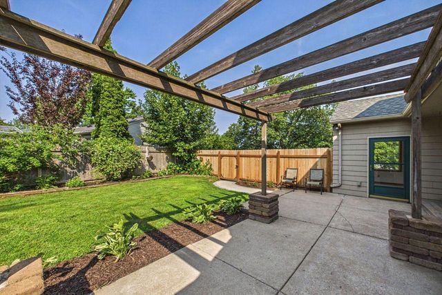 542 3rd Avenue, Excelsior, MN 55331