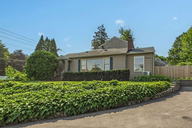 542 3rd Avenue, Excelsior, MN 55331