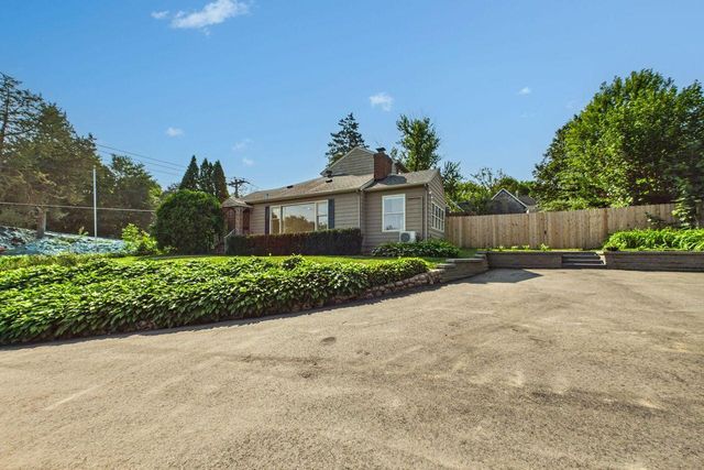 542 3rd Avenue, Excelsior, MN 55331