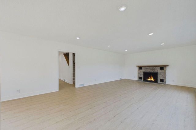 542 3rd Avenue, Excelsior, MN 55331