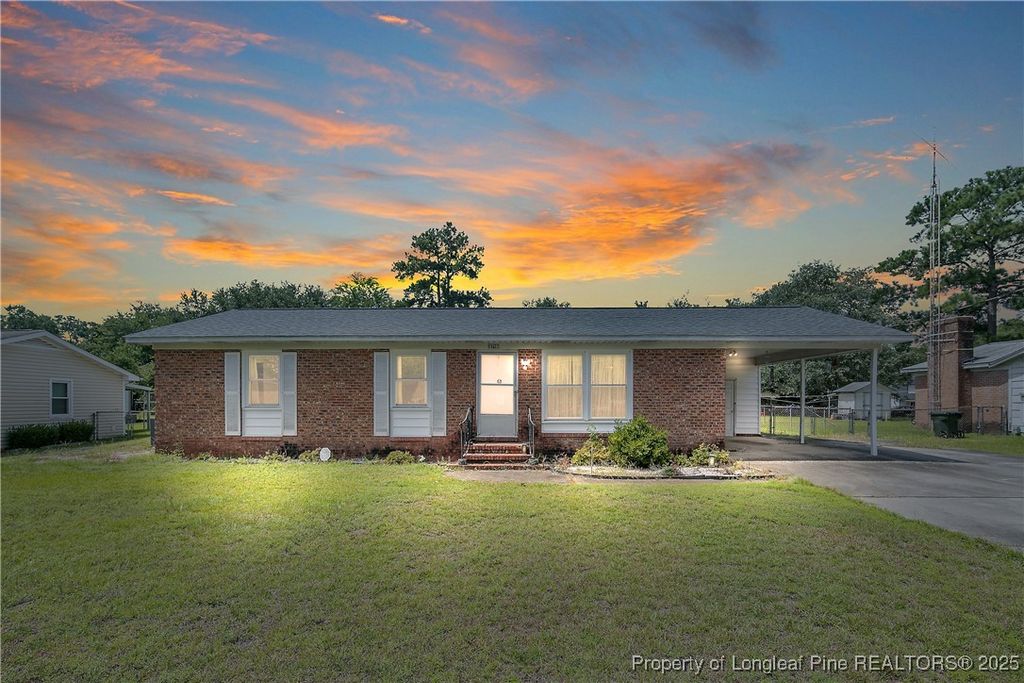3316 Forest Lake Drive, Hope Mills, NC 28348