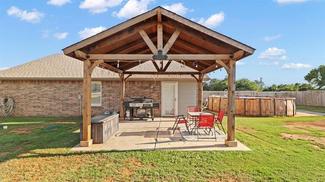 2086 County Road 1239, Tuttle, OK 73089