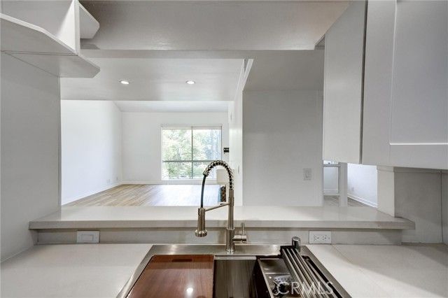 23391 Park Sorrento, Calabasas, CA 91302