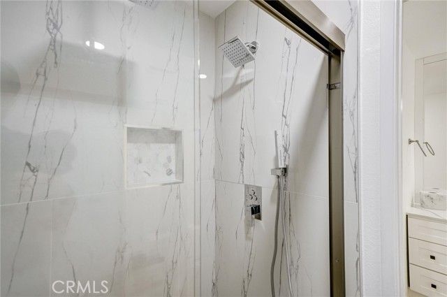 23391 Park Sorrento, Calabasas, CA 91302