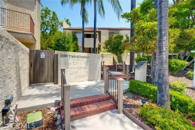 23391 Park Sorrento, Calabasas, CA 91302