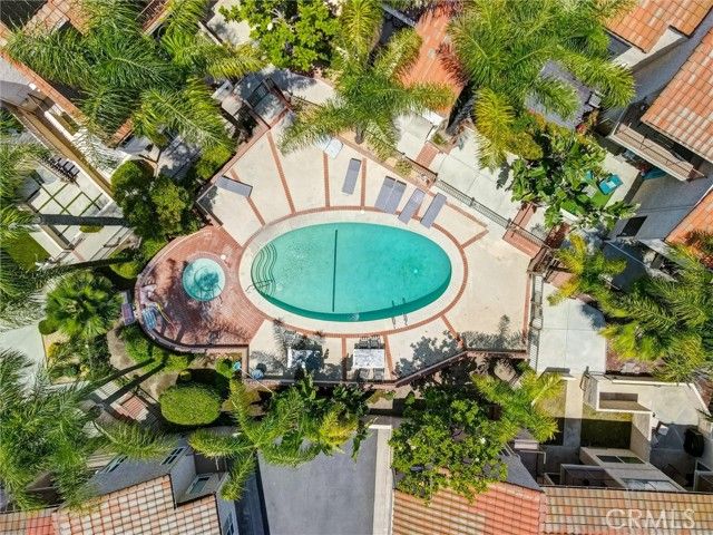 23391 Park Sorrento, Calabasas, CA 91302