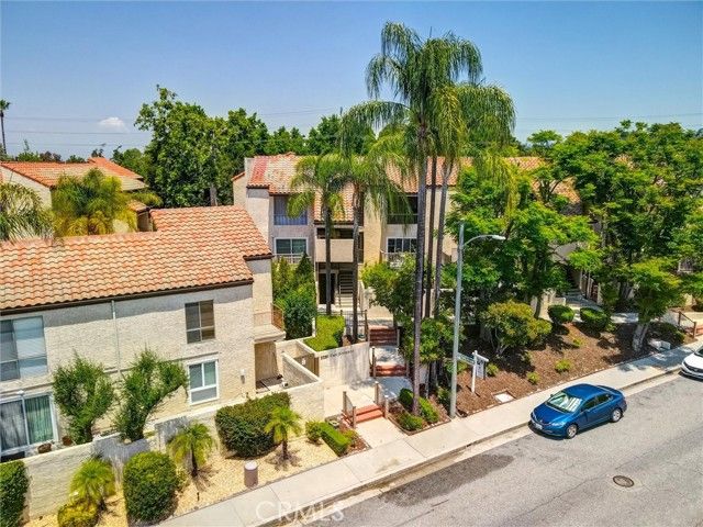 23391 Park Sorrento, Calabasas, CA 91302