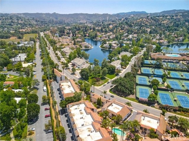 23391 Park Sorrento, Calabasas, CA 91302