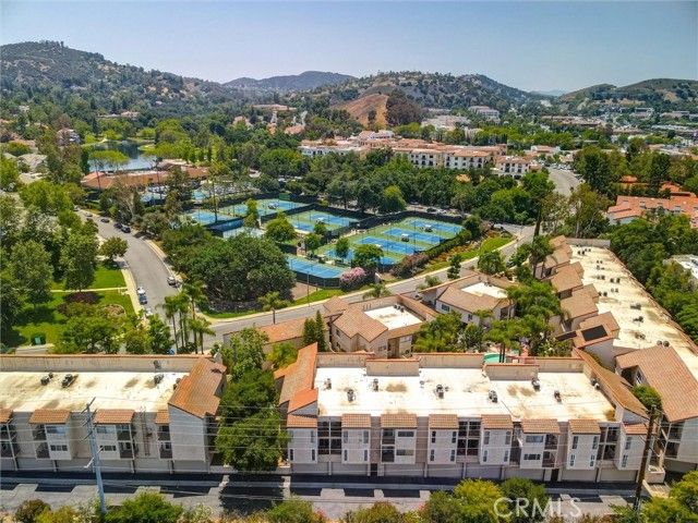 23391 Park Sorrento, Calabasas, CA 91302