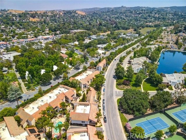 23391 Park Sorrento, Calabasas, CA 91302