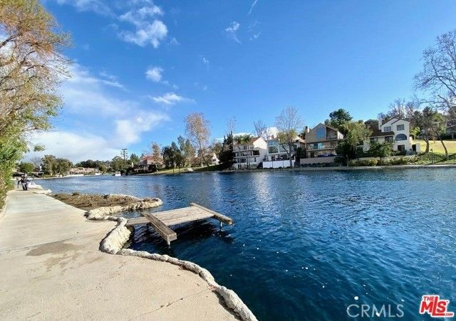 23391 Park Sorrento, Calabasas, CA 91302