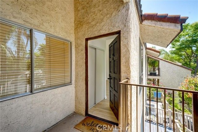 23391 Park Sorrento, Calabasas, CA 91302
