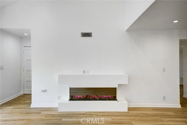 23391 Park Sorrento, Calabasas, CA 91302