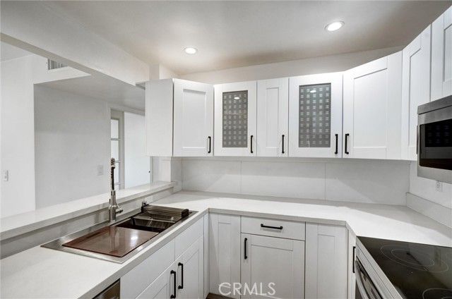 23391 Park Sorrento, Calabasas, CA 91302