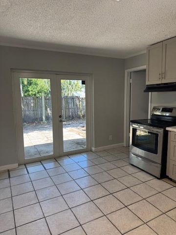 6238 Wauconda Way W, Greenacres, FL 33463