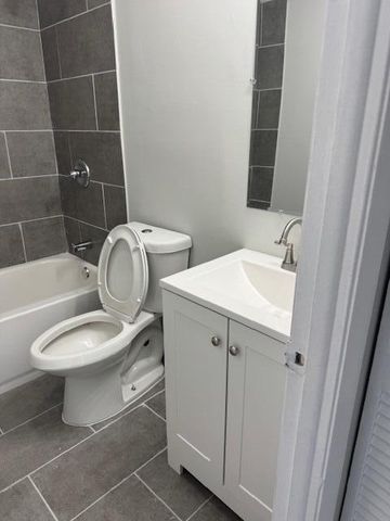 6238 Wauconda Way W, Greenacres, FL 33463