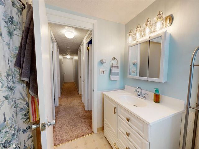 1063 Thistleridge Drive, Macedonia, OH 44056