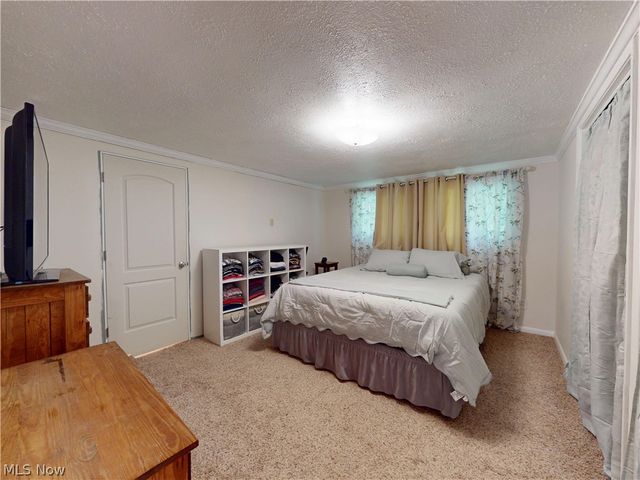 1063 Thistleridge Drive, Macedonia, OH 44056
