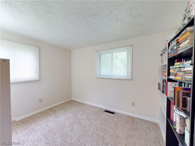 1063 Thistleridge Drive, Macedonia, OH 44056
