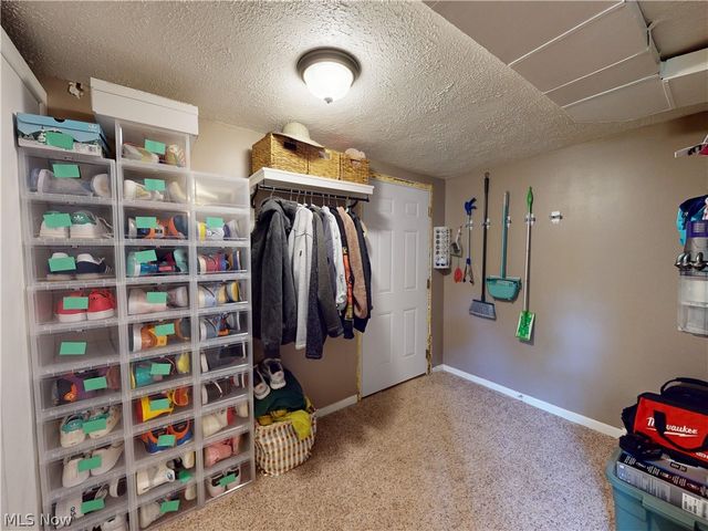 1063 Thistleridge Drive, Macedonia, OH 44056