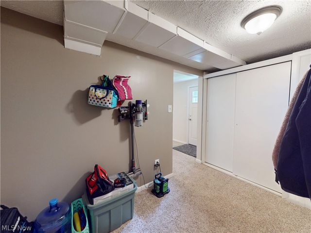 1063 Thistleridge Drive, Macedonia, OH 44056
