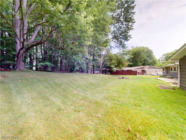 1063 Thistleridge Drive, Macedonia, OH 44056