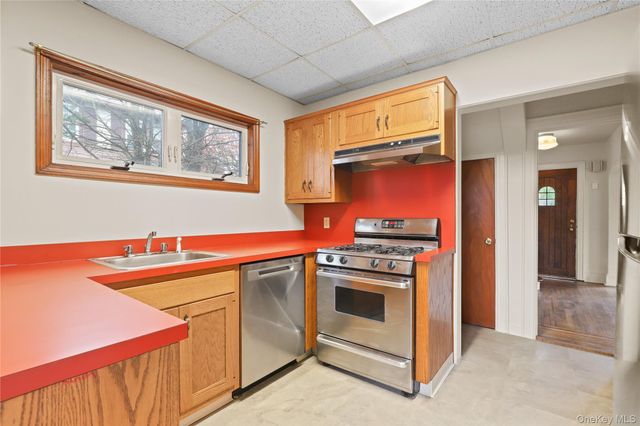 1 Rutgers Place, Scarsdale, NY 10583