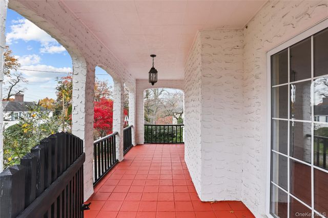 1 Rutgers Place, Scarsdale, NY 10583