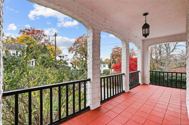 1 Rutgers Place, Scarsdale, NY 10583