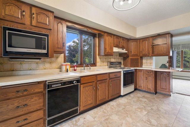 702 E 5th St, Superior, WI 54880