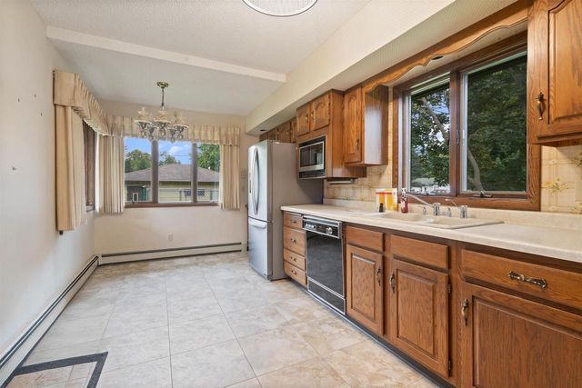 702 E 5th St, Superior, WI 54880