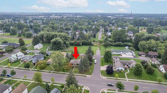 702 E 5th St, Superior, WI 54880