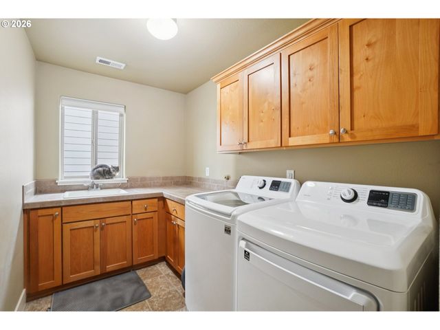 17578 Sw LOMA VISTA St, Beaverton, OR 97007