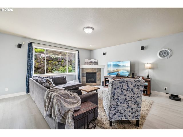 17578 Sw LOMA VISTA St, Beaverton, OR 97007