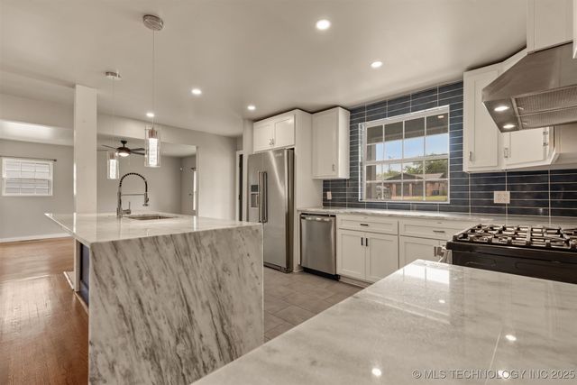 5951 E 25th Place S, Tulsa, OK 74114