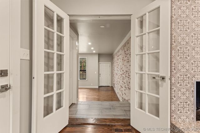 5951 E 25th Place S, Tulsa, OK 74114