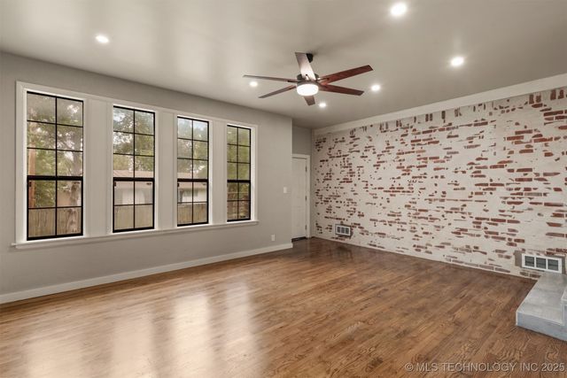 5951 E 25th Place S, Tulsa, OK 74114