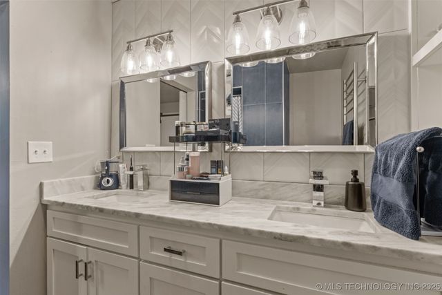 5951 E 25th Place S, Tulsa, OK 74114