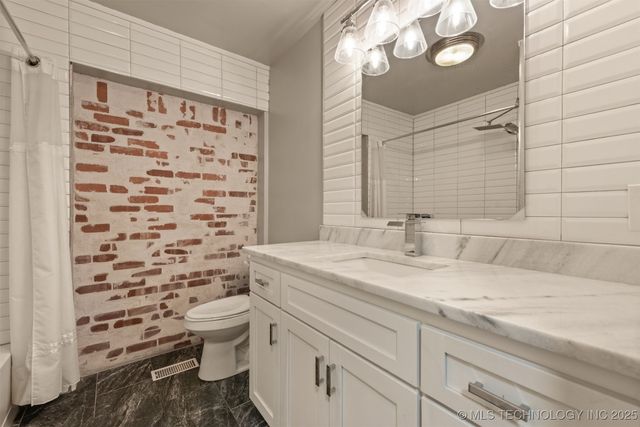 5951 E 25th Place S, Tulsa, OK 74114